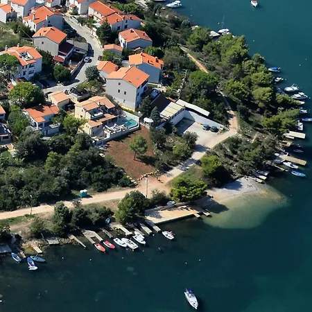 Traumurlaub In Der Mavero A2 In Strandnaehe Banjole